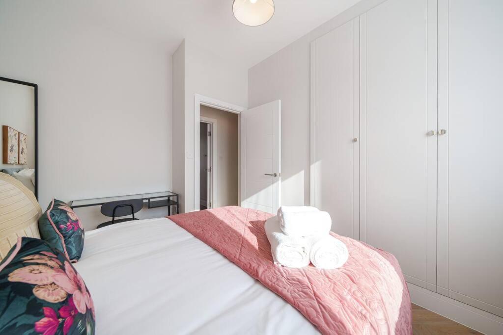 Cosy Tooting Retreat: 2-Bed Gem Apartment London Exterior photo