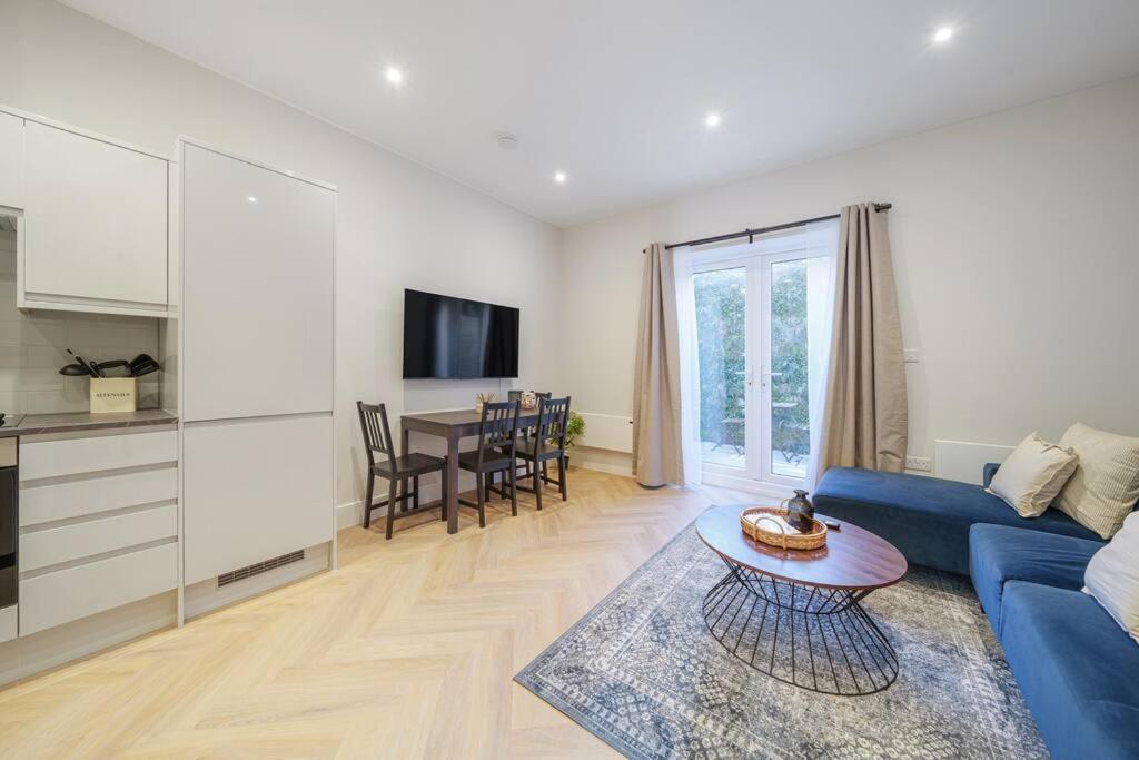 Cosy Tooting Retreat: 2-Bed Gem Apartment London Exterior photo