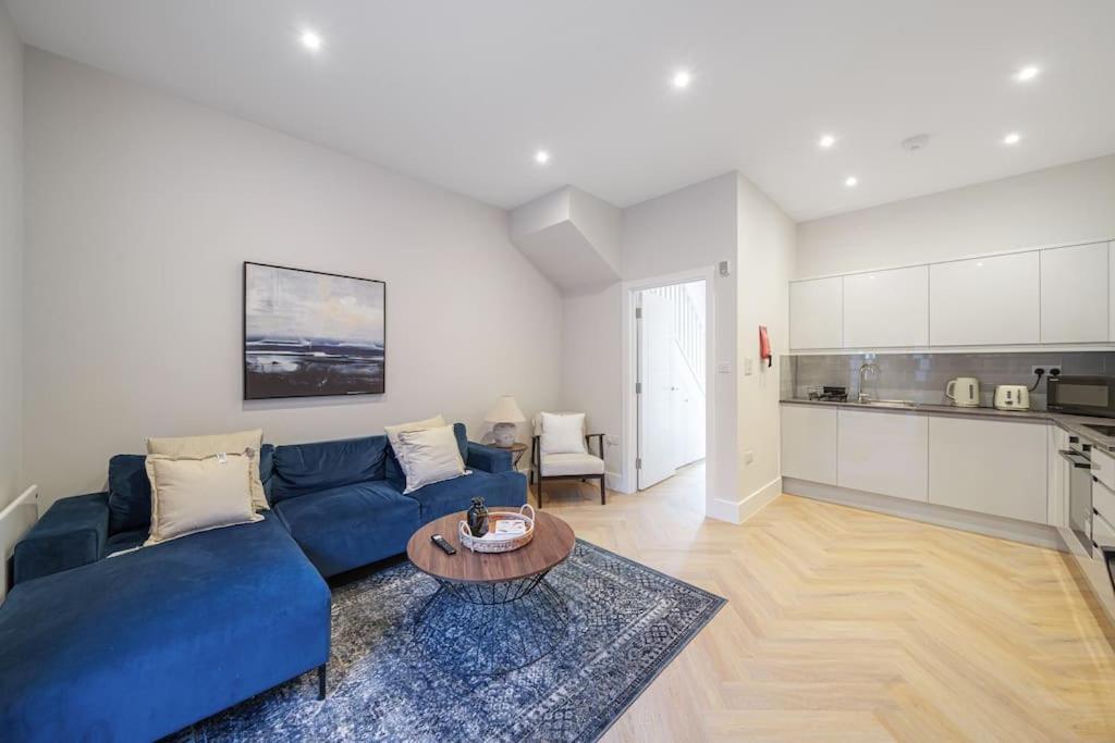 Cosy Tooting Retreat: 2-Bed Gem Apartment London Exterior photo
